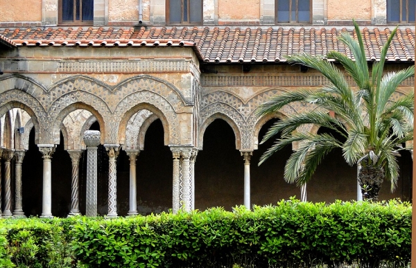 Zdjęcie z Włoch - Katedra w Monreale - fragment krużganków.
