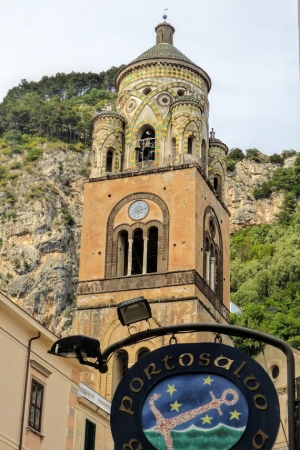 Zdjęcie z Włoch - dzwonnica z bliższej perspektywy