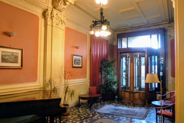 Zdjęcie z Włoch - hotelowe foyer