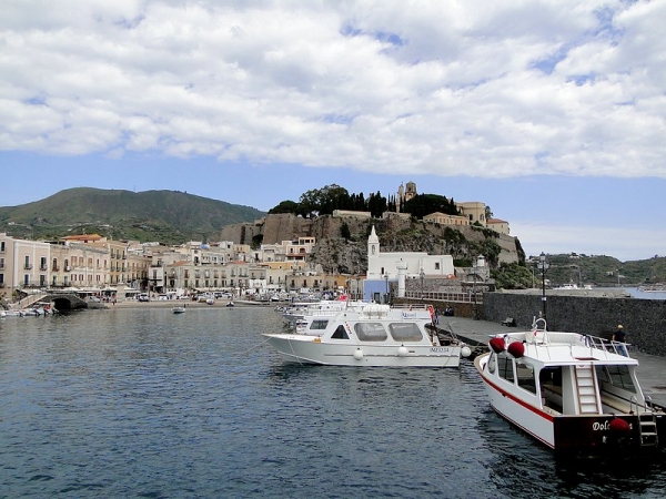 Zdjęcie z Włoch - Port Lipari.