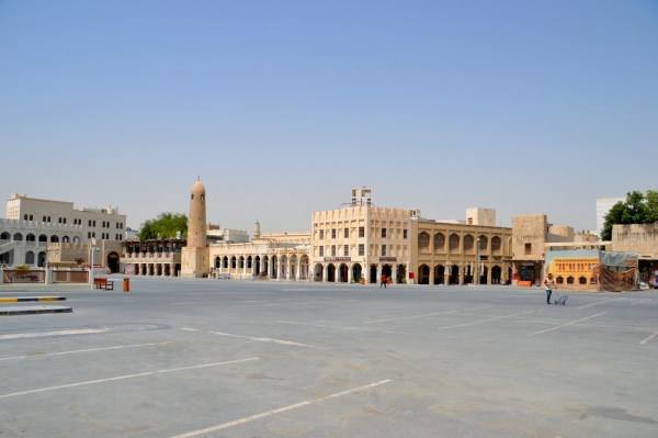 Zdjęcie z Kataru - Wielki bazar Souq Waqif wyludniony przez Ramadan