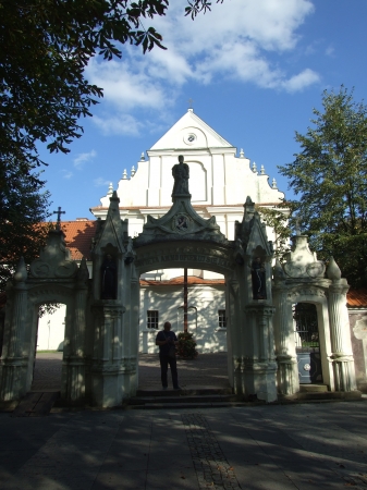 Zdjęcie z Polski - klasztorna brama
