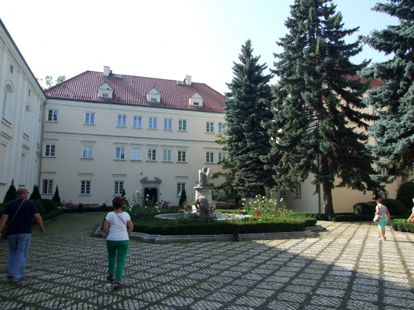Zdjęcie z Polski - na dziedzińcu muzeum