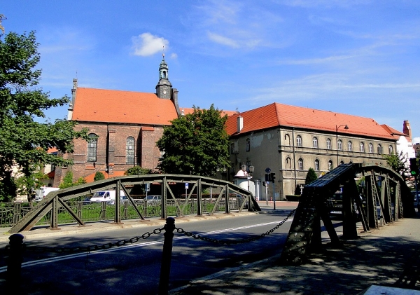 Zdjęcie z Polski - Kalisz. Widok na kościół i klasztor o.o. Franciszkanów