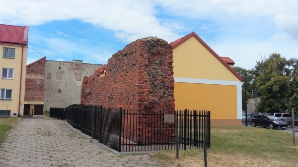 Zdjęcie z Polski - Zachowany fragment muru obronnego z 1353 roku