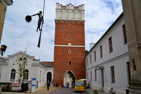 Zdjęcie z Polski - Brama Opatowska w Sandomierzu