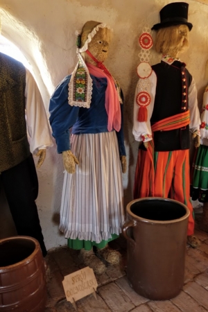 Zdjęcie z Polski - słomiane jegomoście w stroju dolnośląskim