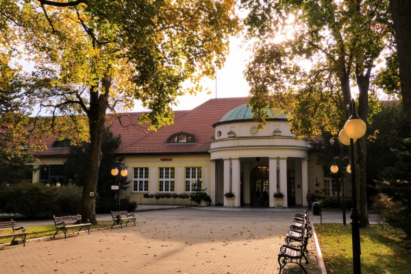 Zdjęcie z Polski - piękny budynek polanickiej Pijalni Wód połączonej z Teatrem