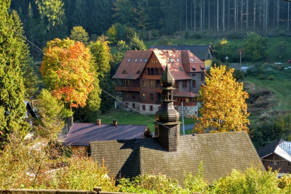 Zdjęcie z Polski - widok na piękną jesień w Międzygórzu
