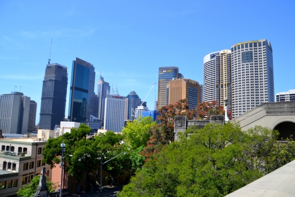 Zdjęcie z Australii - Idziemy na most Harbour Bridge podziwiajac widoki 