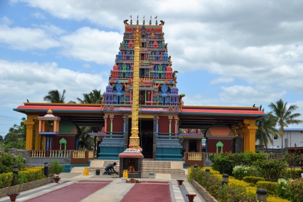 Zdjęcie z Wysp Morza Koralowego - Swiatynia hinduistyczna Sri Siva Subramaniya w Nadi