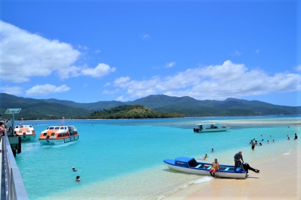 Zdjęcie z Vanuatu - Widok na wyspe Anatom (Aneityum)