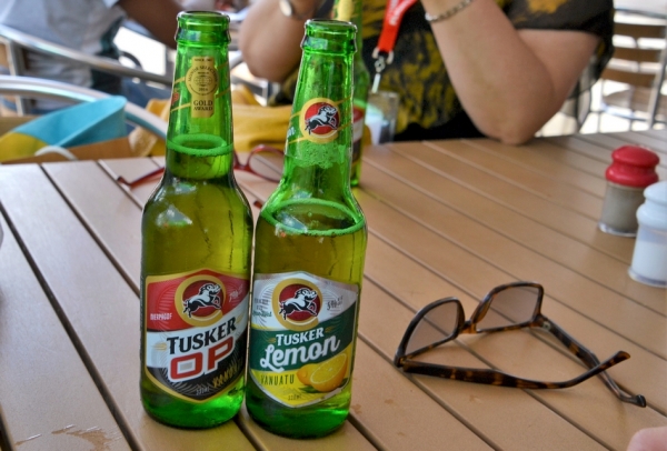Zdjęcie z Vanuatu - No to siup - czas na degustacje :)
