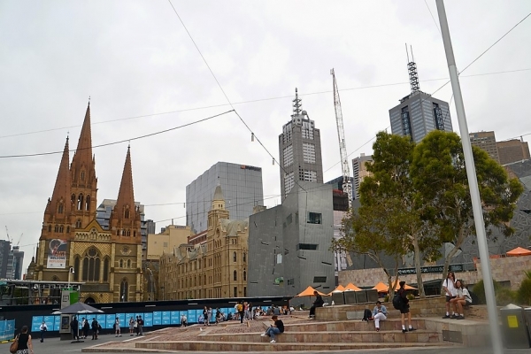 Zdjęcie z Australii - Po lewej Katedra Sw. Pawla.