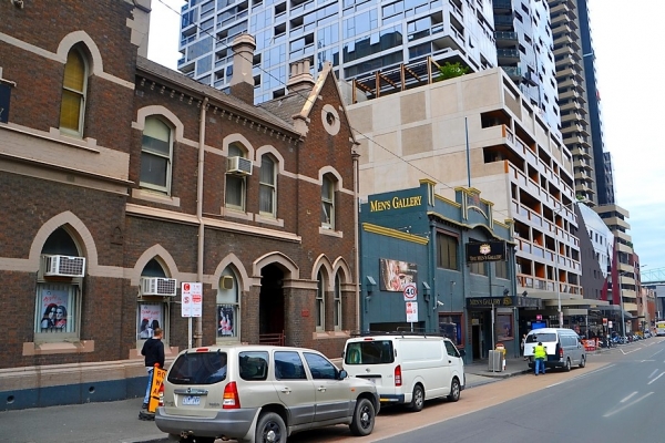 Zdjęcie z Australii - Typowe dla australijskich miast polaczenie starego z nowym