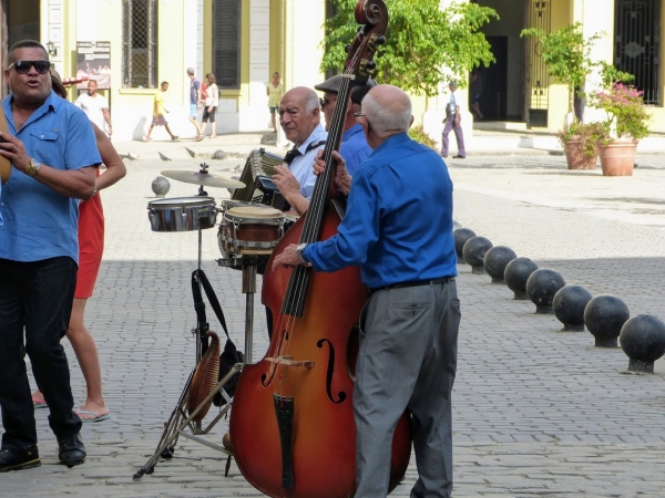 Zdjęcie z Kuby - orkiestra starszych panów przygrywała przeboje "Buena Vista Social Club"
