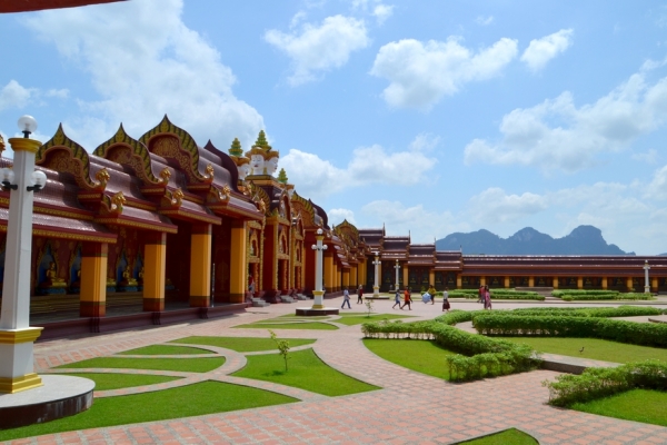 Zdjęcie z Tajlandii - Kompleks swiatynny War Bang Thong