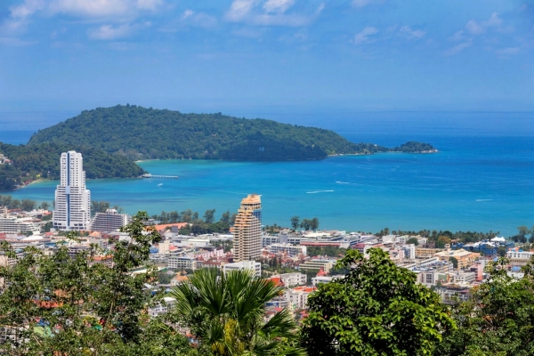 Zdjęcie z Tajlandii - Widok na Patong Beach ze swiatynnego wzgorza