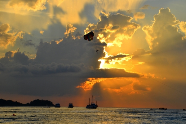 Zdjęcie z Tajlandii - Patong Beach wieczorową porą