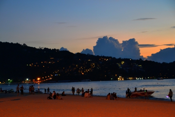 Zdjęcie z Tajlandii - Plaza Patong Beach nocą