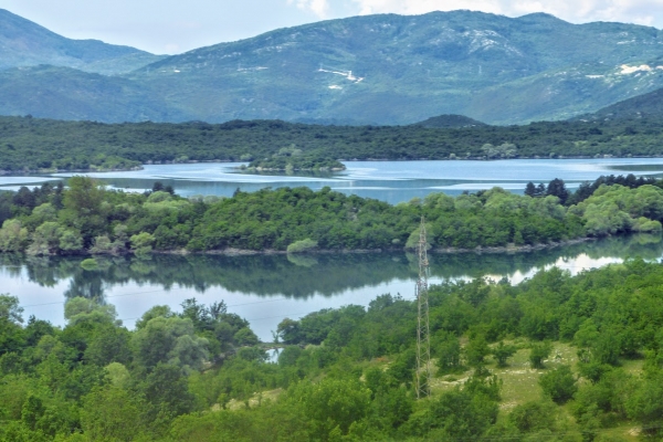 Zdjęcie z Czarnogóry - .... pstryki z drogi...