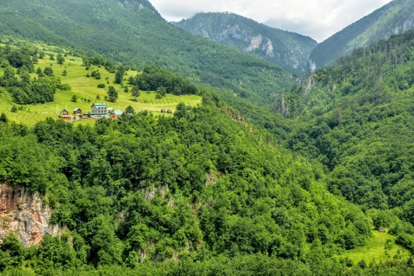 Zdjęcie z Czarnogóry - no i jesteśmy na miejscu- przy słynnym moście nad Tarą