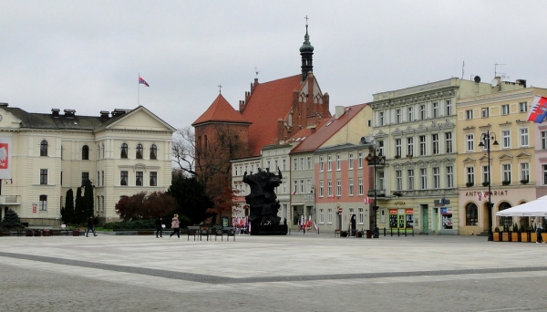 Zdjęcie z Polski - Kierujemy się w stronę Katedry.