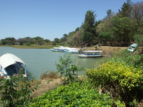 Zdjęcie z Etiopii - łódź czeka