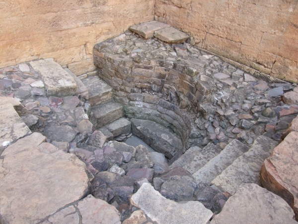 Zdjęcie z Etiopii - jakieś baptysterium?