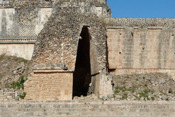 Zdjęcie z Meksyku - wchodzimy dalej na teren kompleksu Uxmal