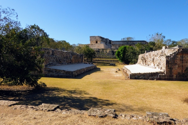 Zdjęcie z Meksyku - boisko do pelote/ ullamaliztli w Uxmal