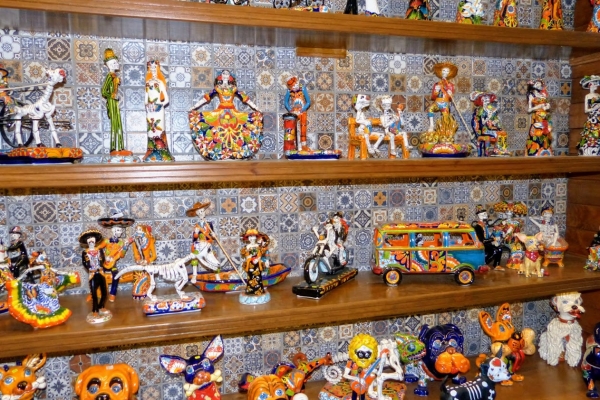 Zdjęcie z Meksyku - truposze i inne majańskie cudaki, ale te płyteczki azulejos na ścianie! - cudne!!! 