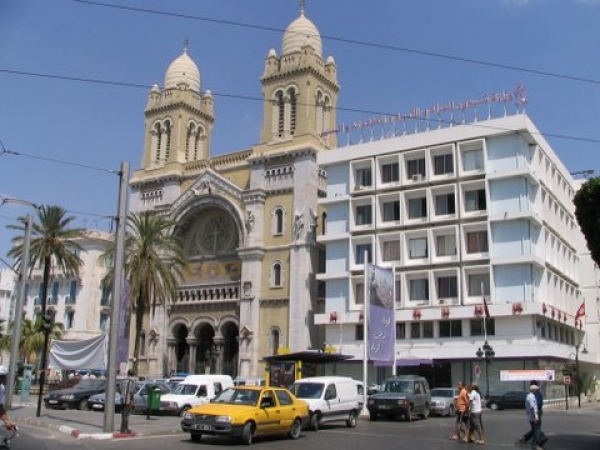 Zdjęcie z Tunezji - katedra w Tunisie