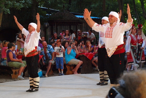 Zdjęcie z Bułgarii - ...tańce...
