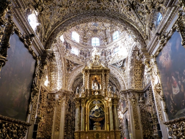 Zdjęcie z Meksyku - Capilla de Rosario - totalny oczopląs i przesyt złotych dekoracji!