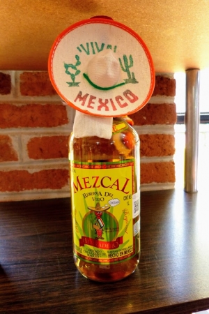 Zdjęcie z Meksyku - mezcal- słynna meksykańska "gorzoła z robalem" 😁