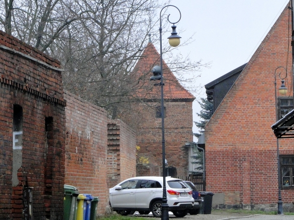 Zdjęcie z Polski - Zeszliśmy ze wzgórza i udaliśmy się na spacer wśród zabytkowej zabudowy miasteczka.