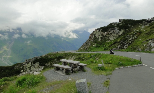 Zdjęcie z Austrii - Na każdej takiej ławeczce chciałoby się przysiąść i gapić się na góry 😎