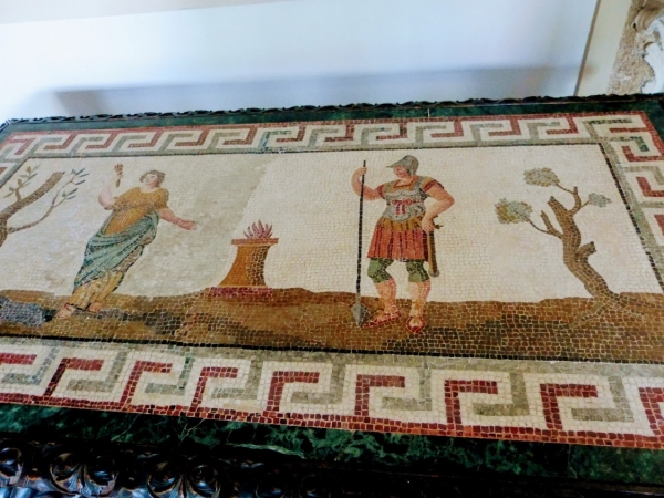 Zdjęcie z Polski - a niniejsza mozaika jest kopią scenki z Pompejów