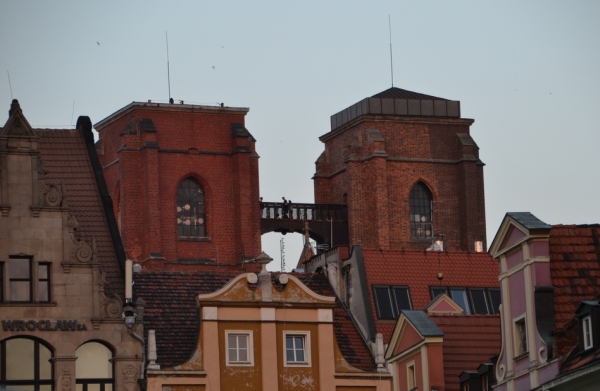 Zdjęcie z Polski - Mostek Pokutnic pomiedzy wiezami Kat. Sw. Marii