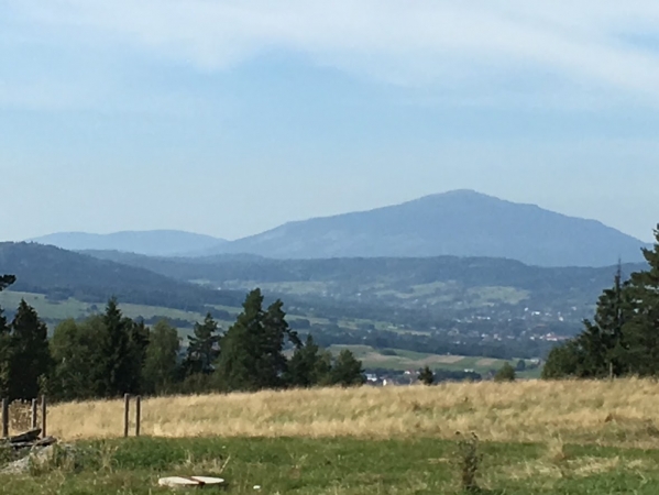 Zdjęcie z Polski - Widok na Babią Górę - od kościółka