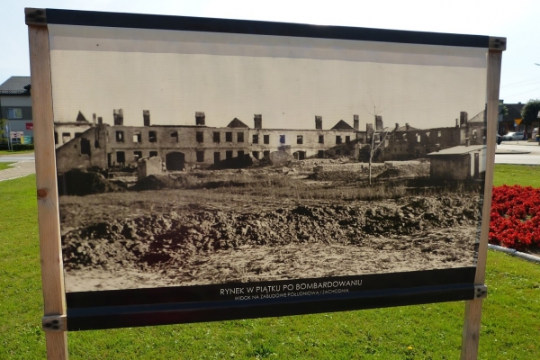 Zdjęcie z Polski - ciekawe historyczne fotografie na Piątkowym rynku...