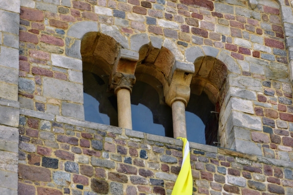 Zdjęcie z Polski - zoom na triforium tumskiej wieży