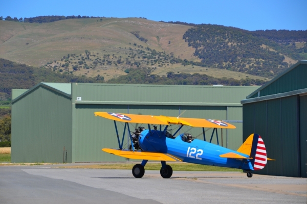 Zdjęcie z Australii - Boeing Stearman podgrzewa silnik