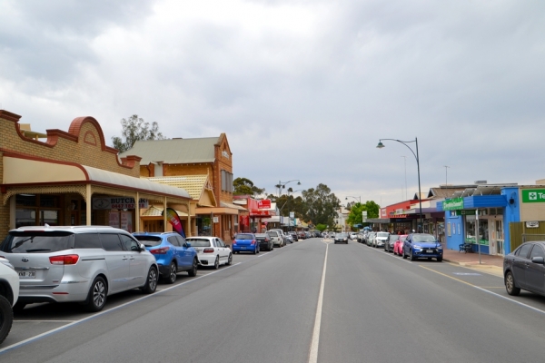 Zdjęcie z Australii - Dotarlismy do Mannum. Mamy jeszcze godzinke do naszego rejsu