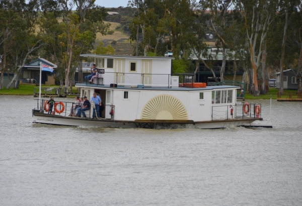 Zdjęcie z Australii - 136-cioletni parowiec Mayflower wraca z rejsu