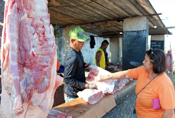 Zdjęcie z Kuby - Miasto Santa Marta (blisko Varadero)-niedzielny rynek