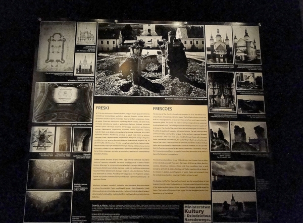Zdjęcie z Polski - Na koniec pani przewodnik opowiedziała historię tego interesującego miejsca