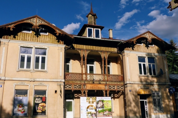 Zdjęcie z Polski - nadgryziona zębem czasu "Temida"