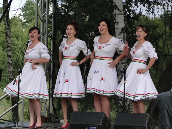Zdjęcie z Polski - Były roztańczone, młode dziewczyny...